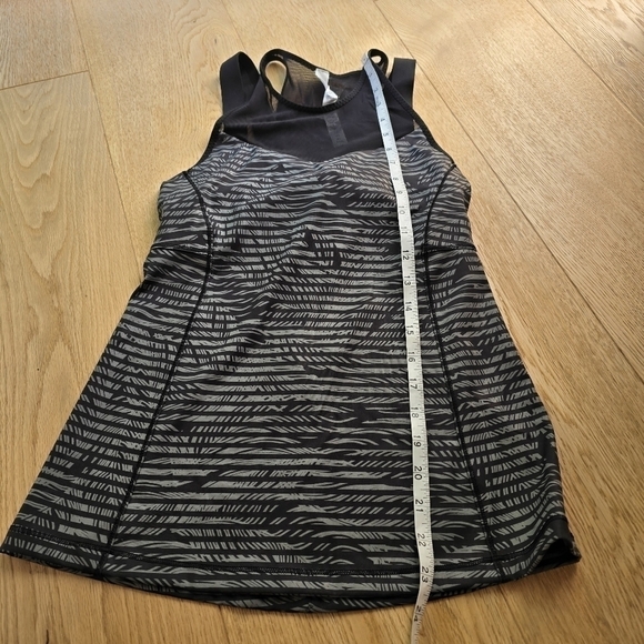 Lululemon Running  In The City Tank Stripe Play Slate Black - 4 - Picture 7 of 11